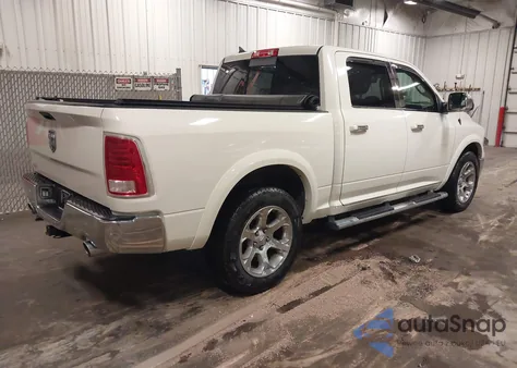 2017 Ram 1500 Laramie 4X4 5'7 Box z USA, uszkodzony, nr VIN 1C6RR7NT6HS566986